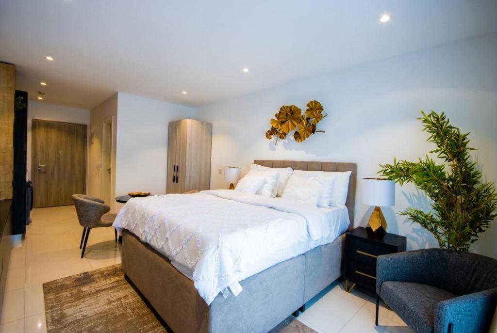 Splendid Apartments @ The Lennox Accra Ngoại thất bức ảnh